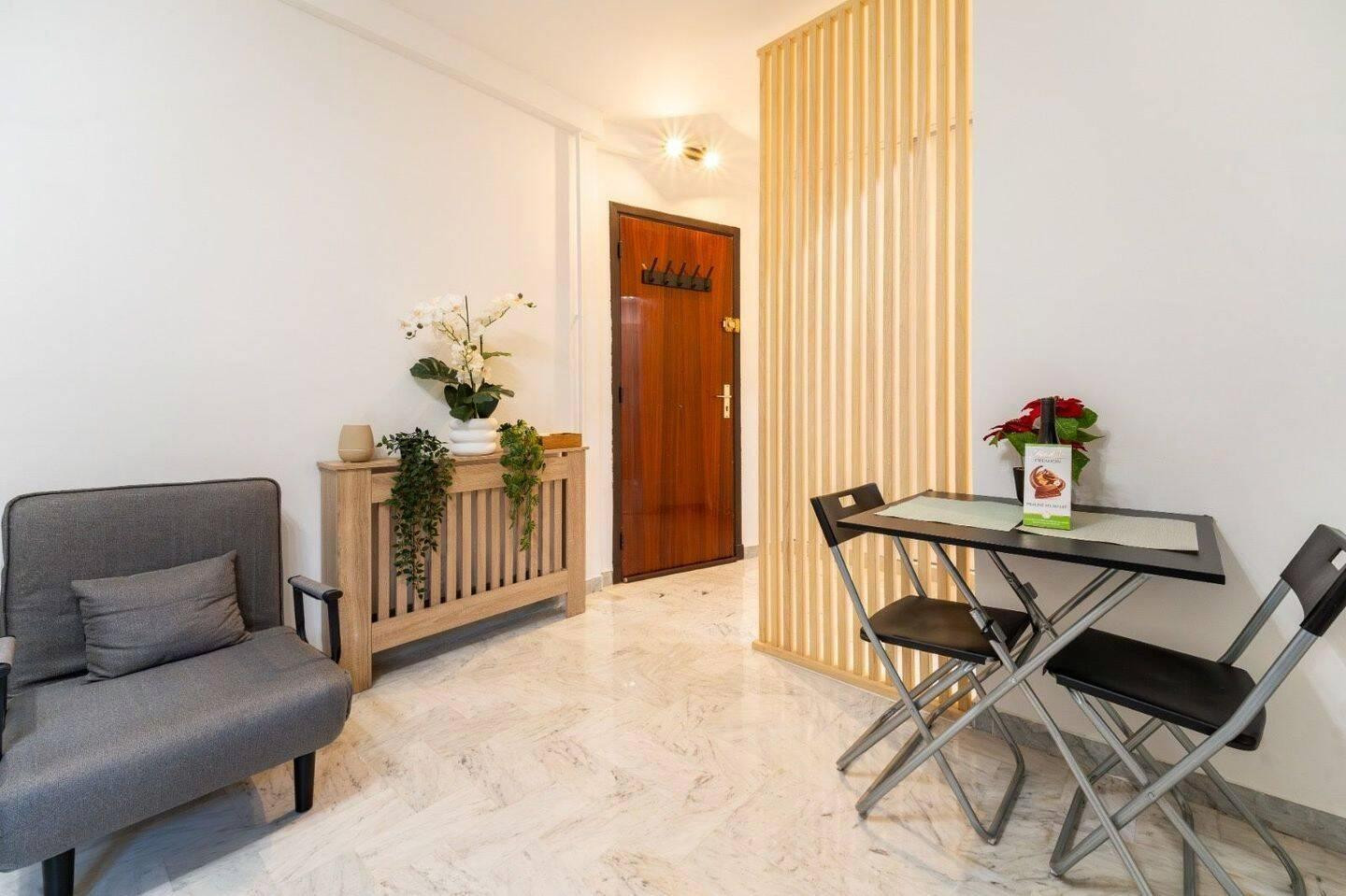 
                                                Location
                                                 Beau studio tout équipé 23m²