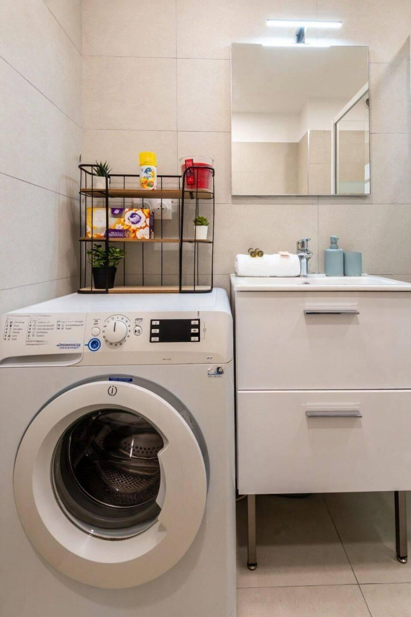 
                                                Location
                                                 Beau studio tout équipé 23m²