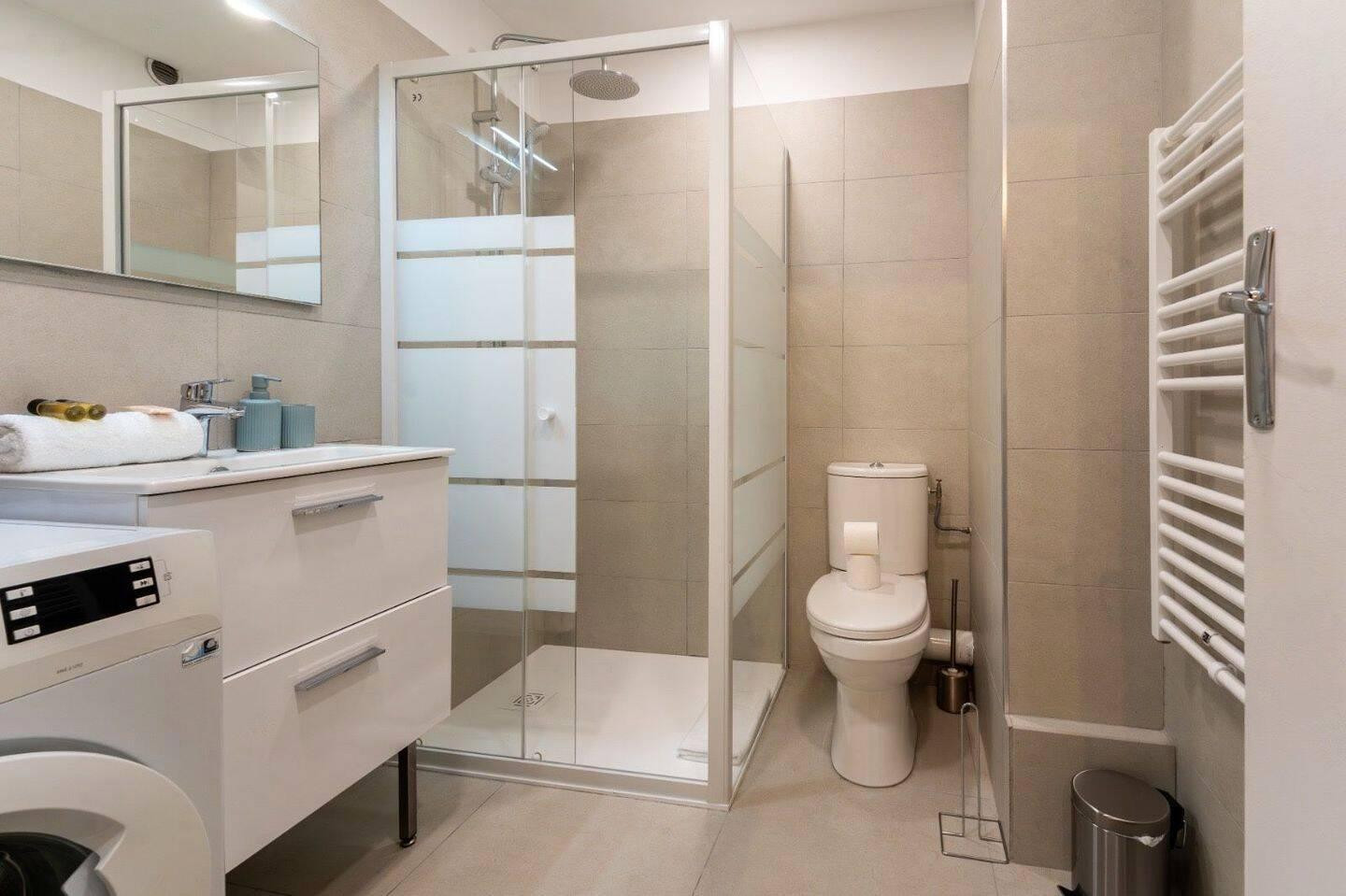 
                                                Location
                                                 Beau studio tout équipé 23m²