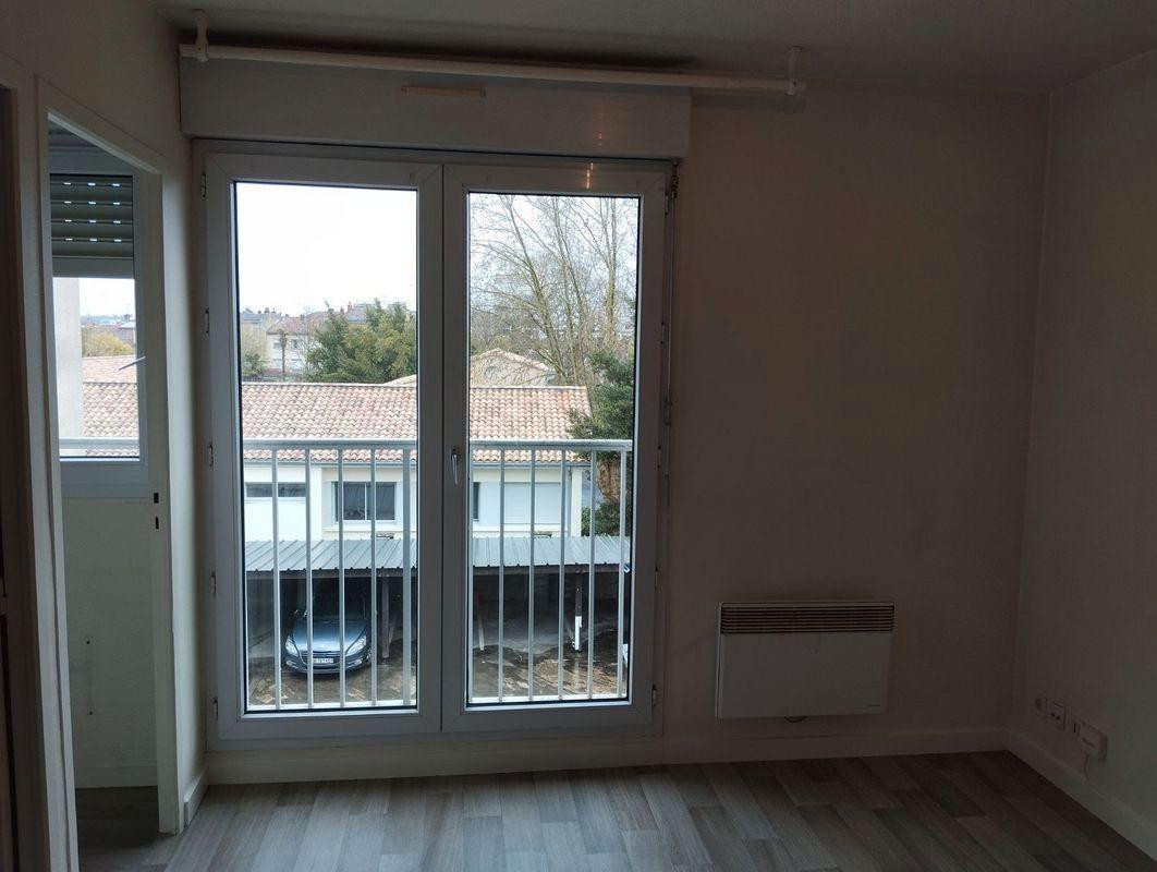 
                                                Location
                                                 Beau T1 17m² Bordeaux victoire