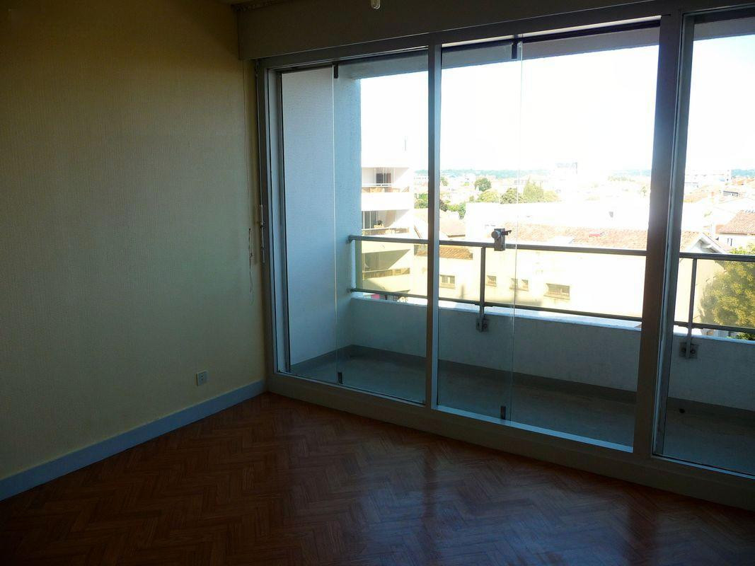 
                                                Location
                                                 Beau T1 27 m² avec balcon au calme