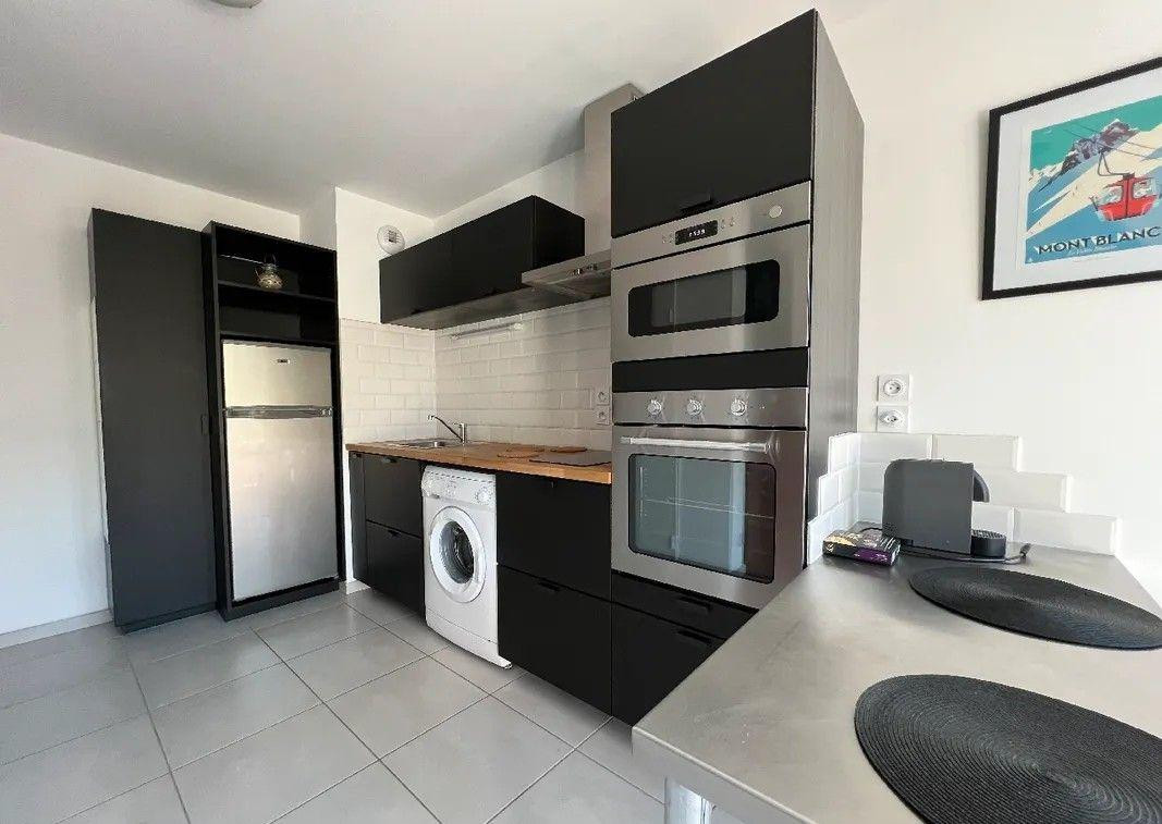 
                                                Location
                                                 Beau T1 bis de 32m² meublé entièrement équipé