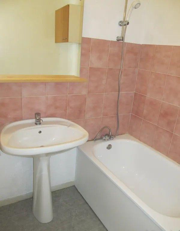 
                                                Location
                                                 Beau T1 bis/T2 meublé 48m² quartier EUROPOLE