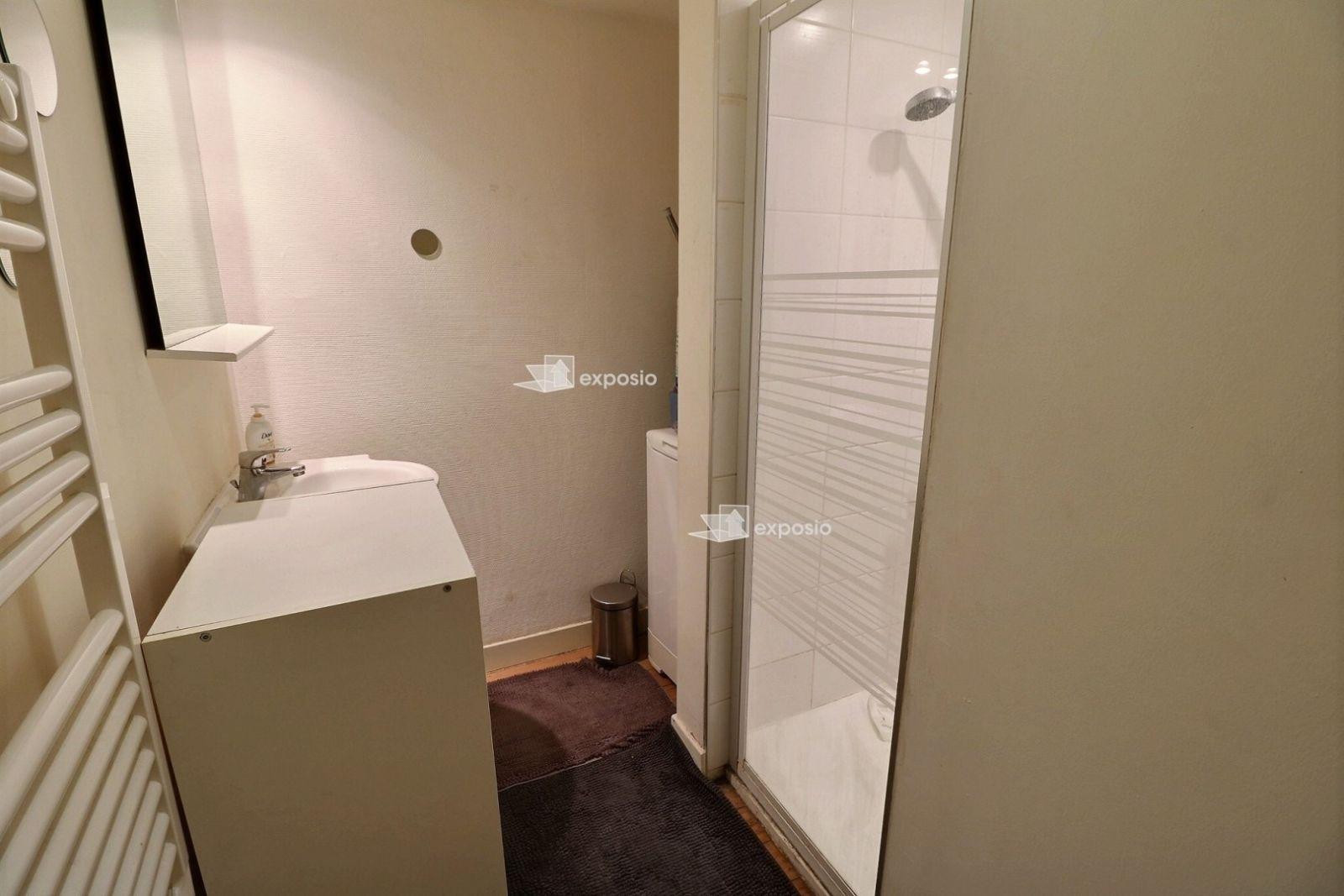 
                                                Location
                                                 Beau T1 duplex