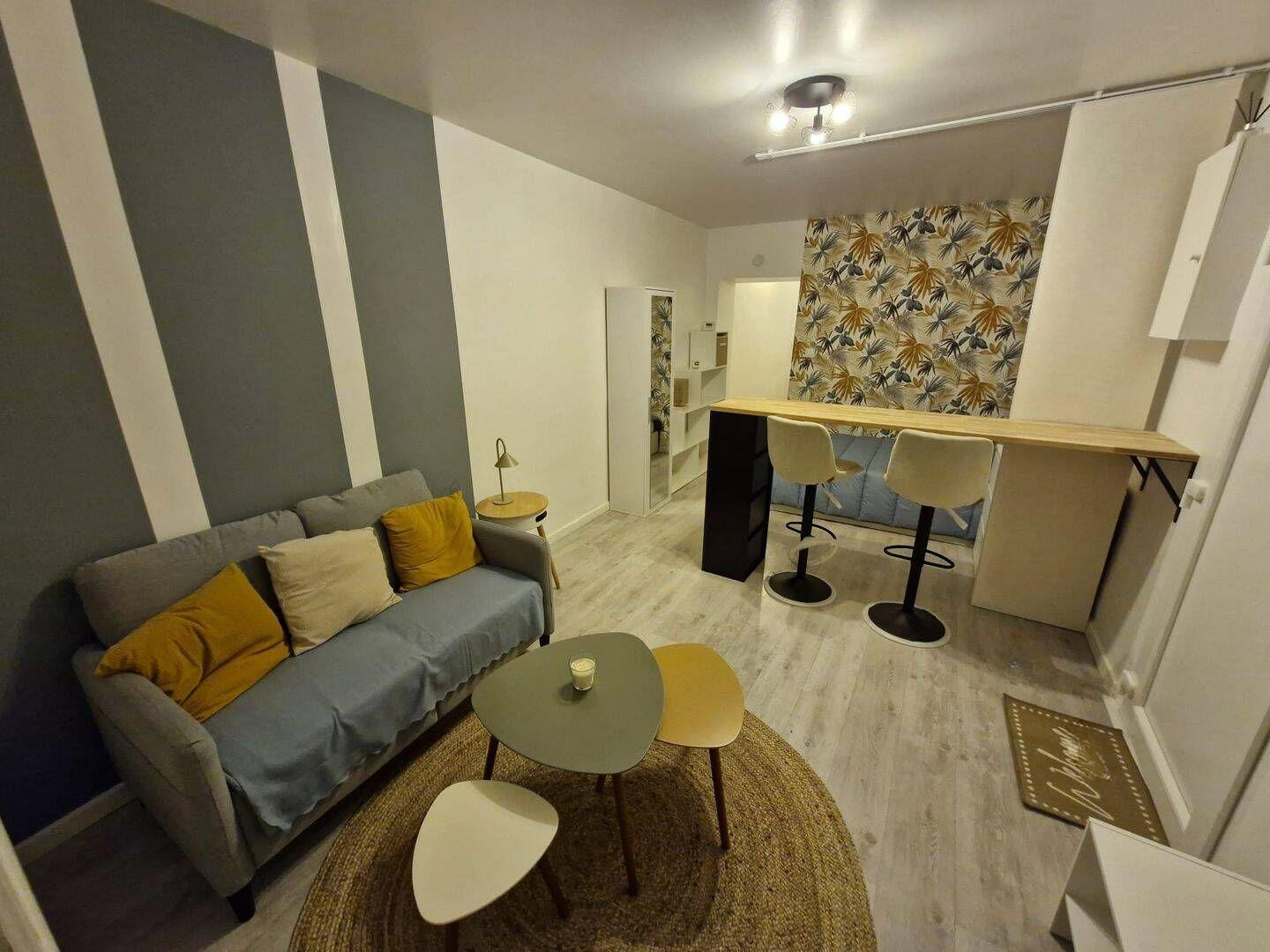 
                                                Location
                                                 Beau T1 meublé 26m² rénové Quartier des Iles