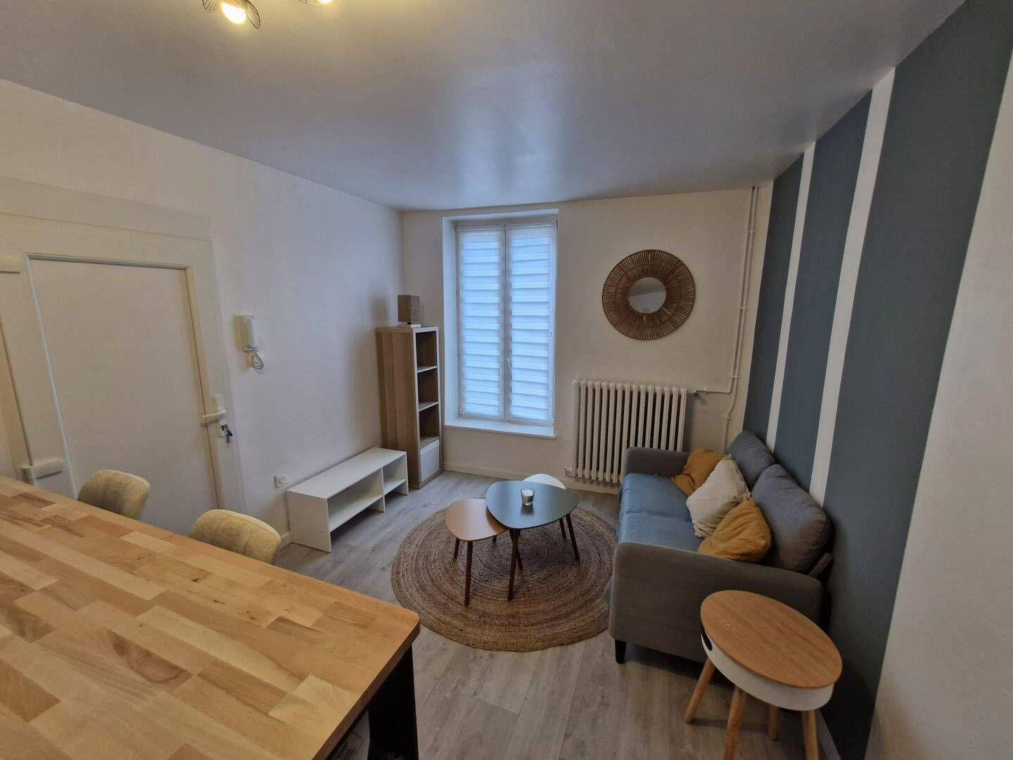 
                                                Location
                                                 Beau T1 meublé 26m² rénové Quartier des Iles