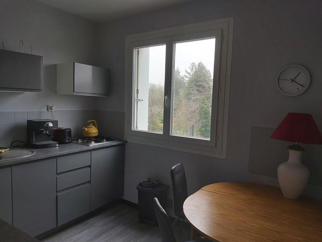 
                                                Location
                                                 Beau T1 meublé 31 m² Quai de Versailles