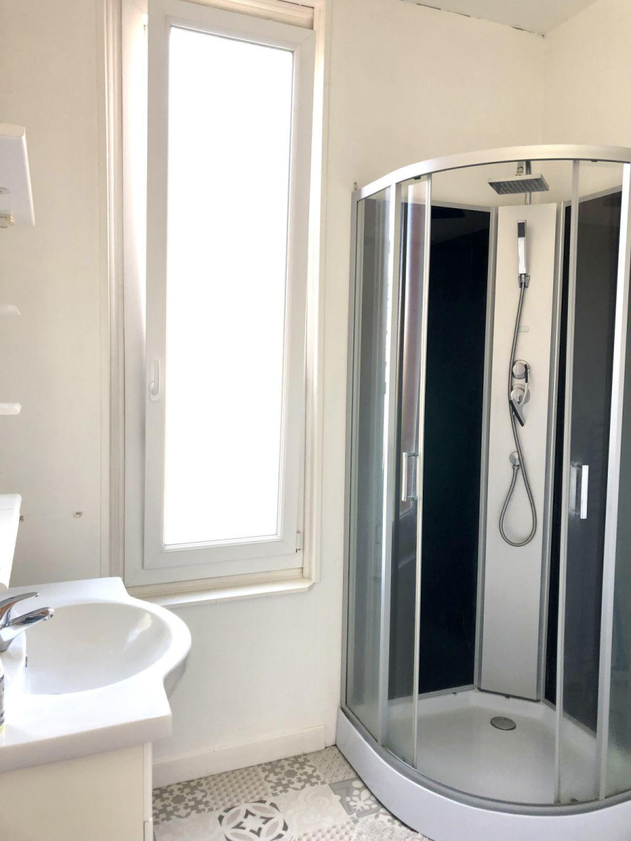 
                                                Location
                                                 Beau T1 meublé 33m² quartier des Salins