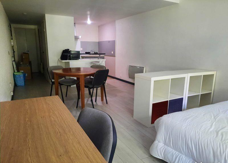 
                                                Location
                                                 Beau T1 meublé 35m² Allée de Brienne