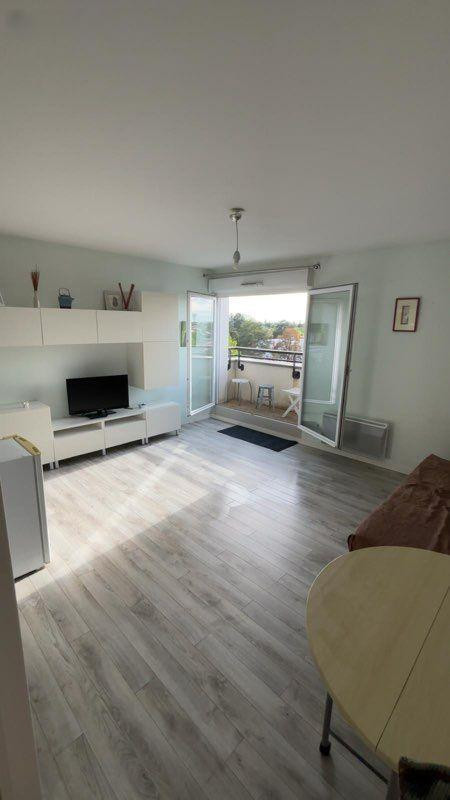 
                                                Location
                                                 Beau T1/studio lumineux Tours “Beffroi”