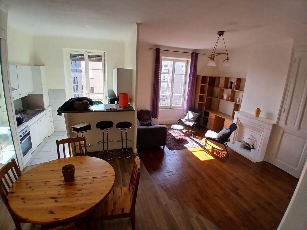 
                                                Location
                                                 Beau T1bis lumineux et meublé 45m²