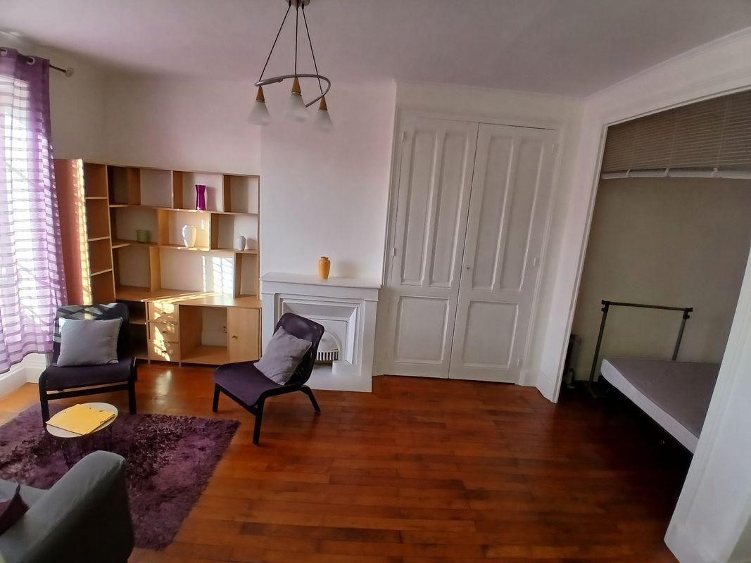 
                                                Location
                                                 Beau T1bis lumineux et meublé 45m²