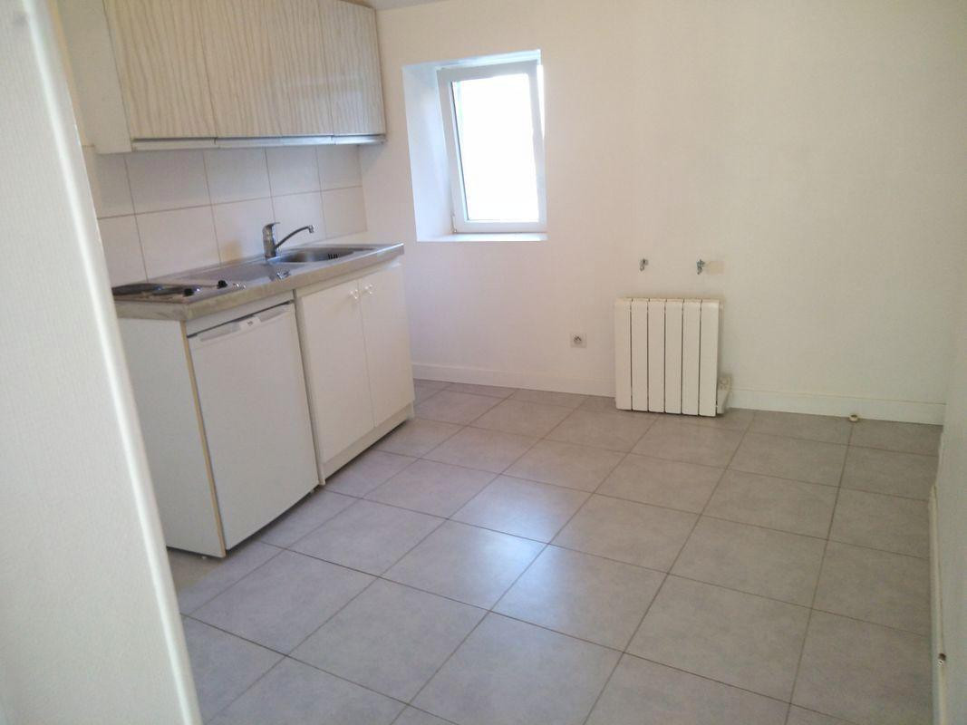 
                                                Location
                                                 Beau T2 22m² calme et ensoleillé