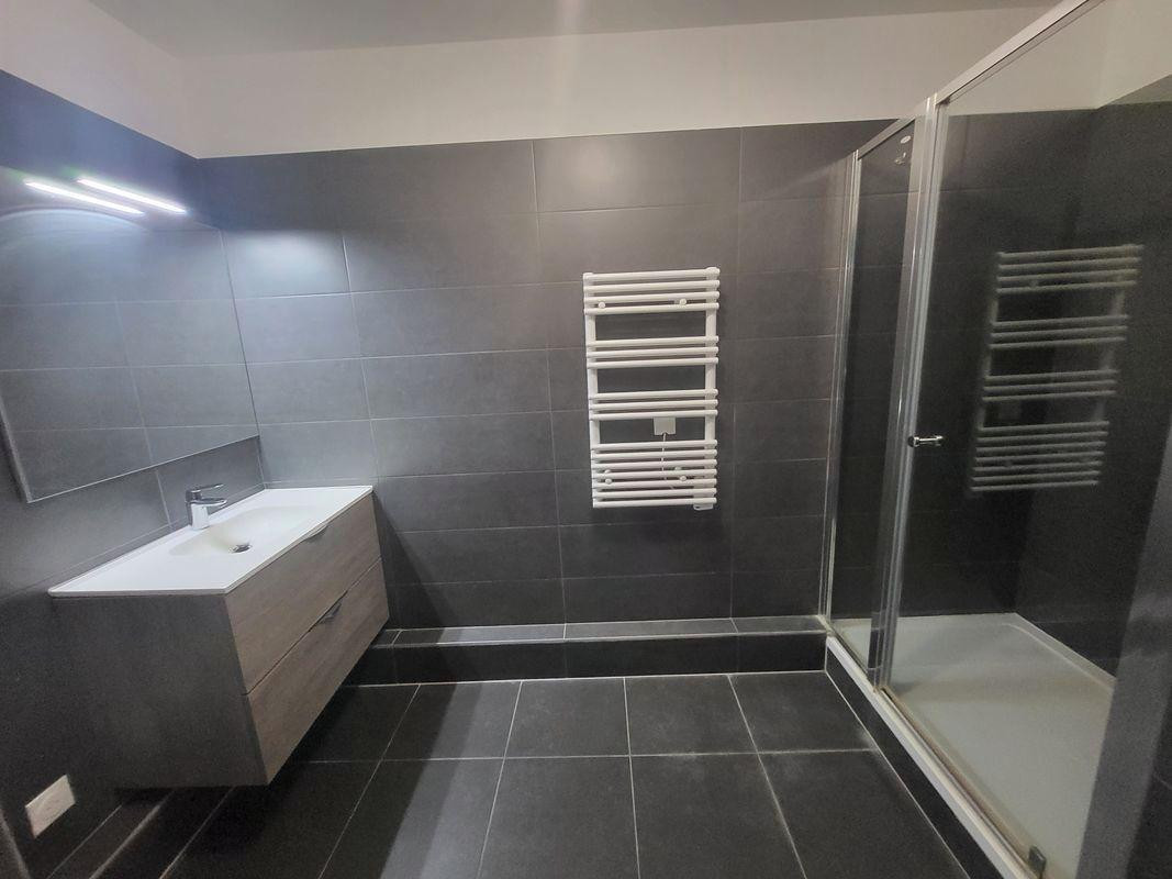 
                                                Location
                                                 Beau T2 22m² SUD OUEST + parking + balcon