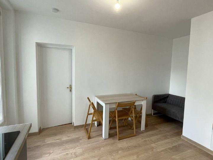 
                                                Location
                                                 Beau T2 28m² refait à neuf Porte de la Vilette