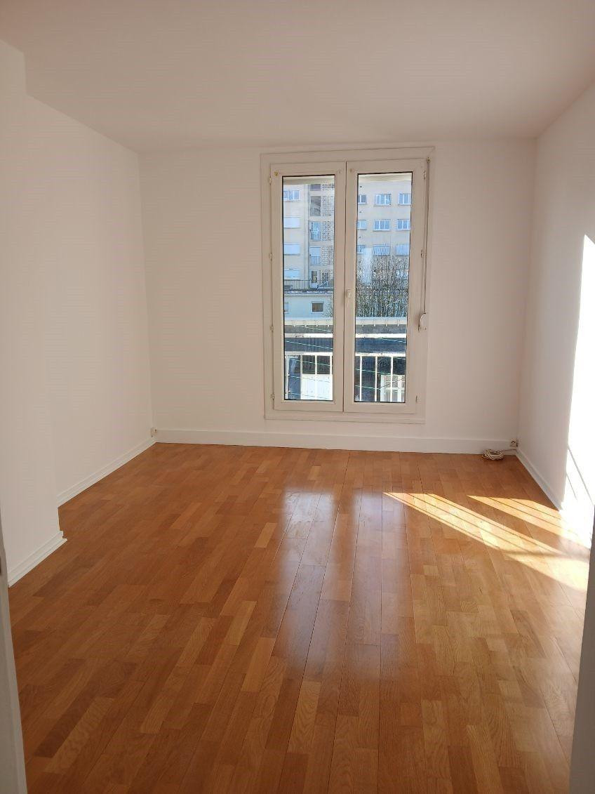 
                                                Location
                                                 Beau T2/3 51m² entièrement repeint Saint Pasquier
