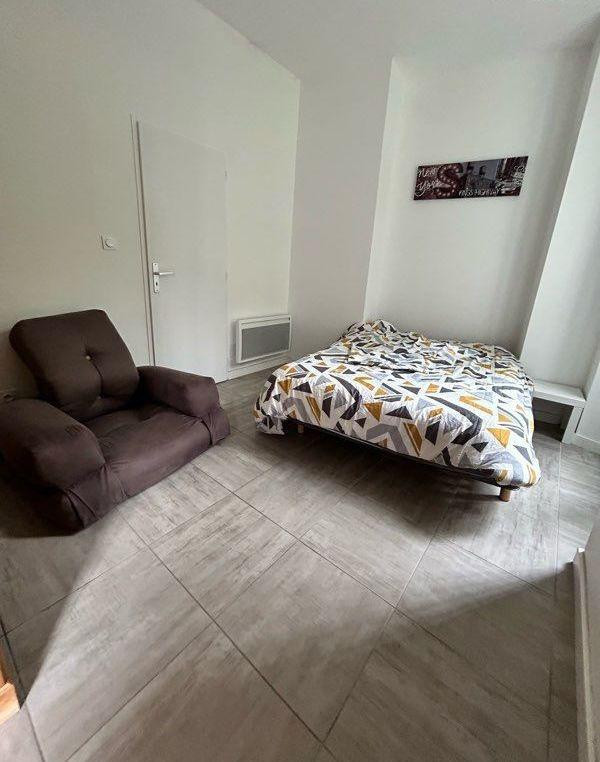 
                                                Location
                                                 Beau T2 35m² entièrement meublé Grenoble Centre
