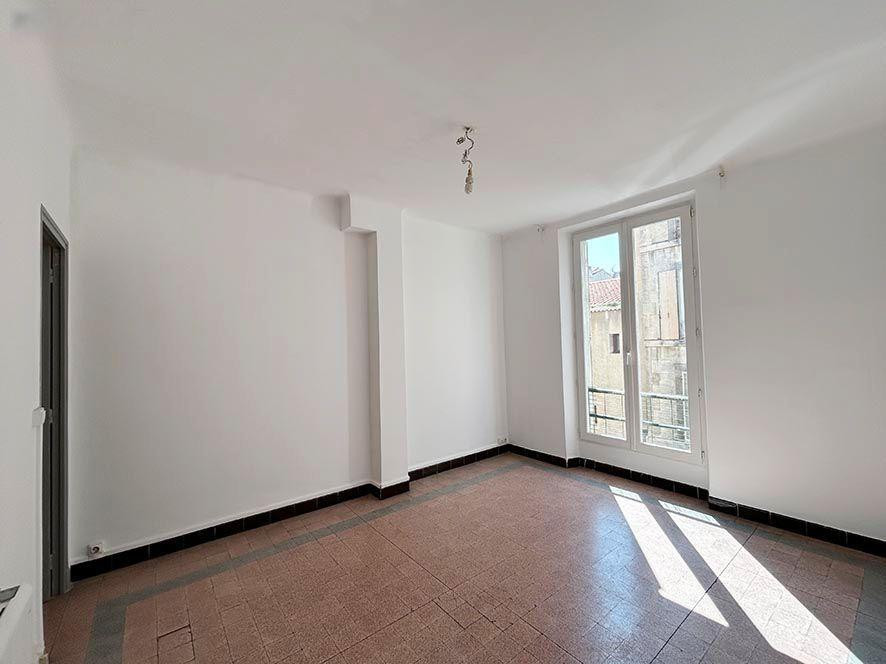 
                                                Location
                                                 Beau T2 35m2