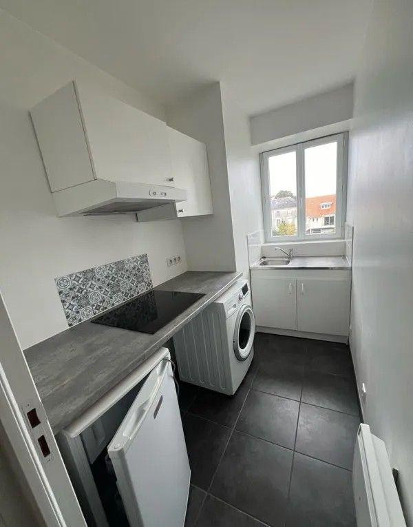 
                                                Location
                                                 Beau T2 36m² traversant situé Avenue Sainte-Anne