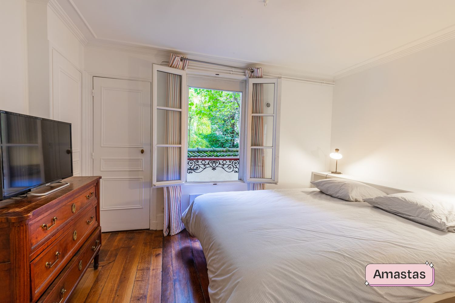 
                                                Location
                                                 Beau T2 - 39m² - Paris 6ème arrondissement