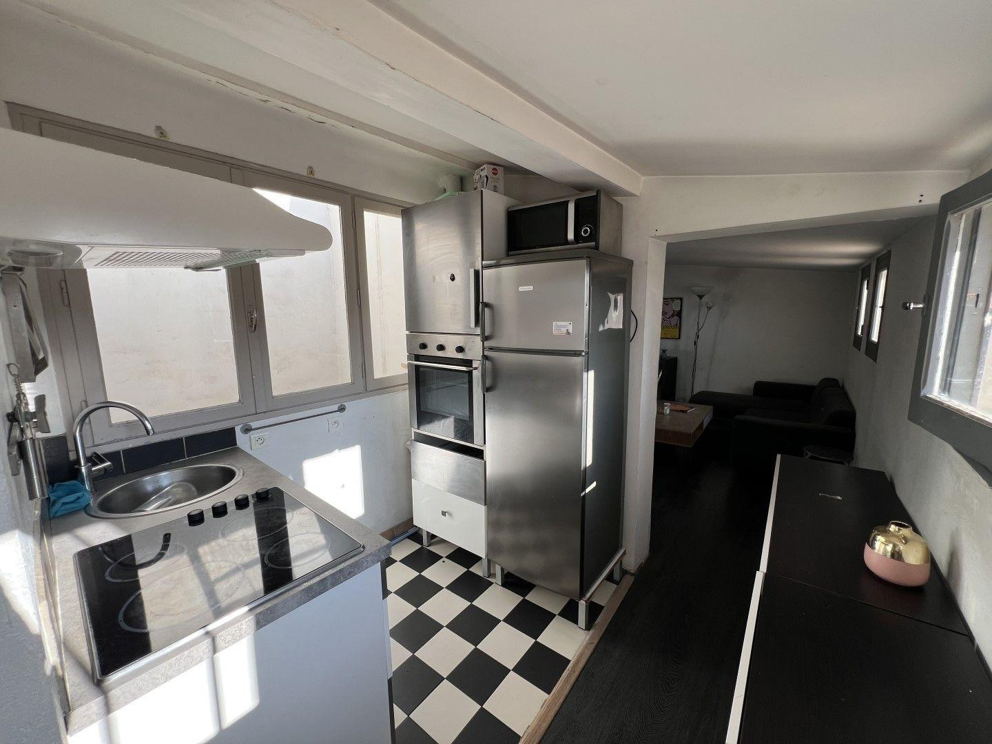 
                                                Location
                                                 Beau T2 40 m² rénové Centre Ville historique