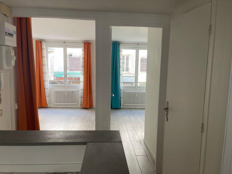
                                                Location
                                                 Beau T2 42 m² Paris 15ème