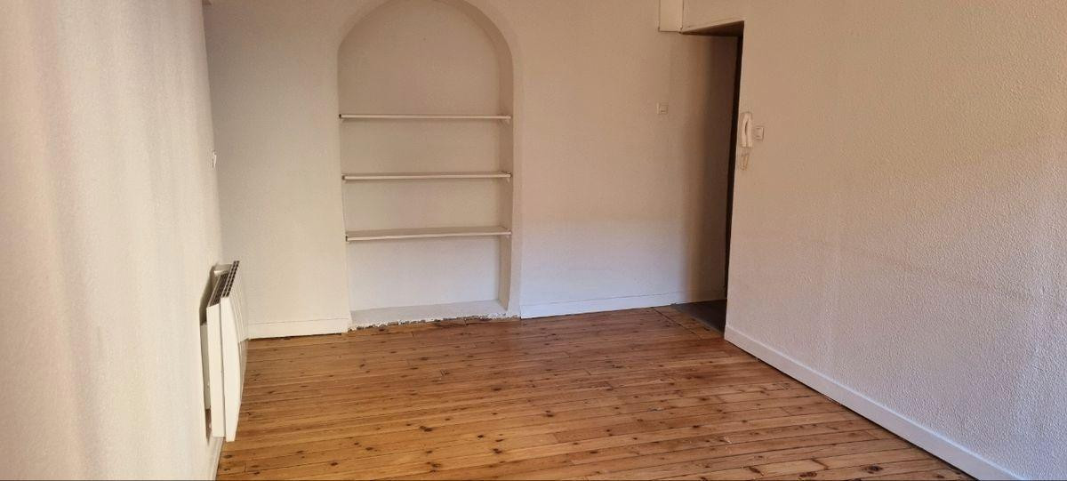 
                                                Location
                                                 Beau T2 42m² avec terrasse