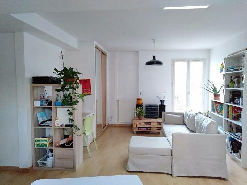 
                                                Location
                                                 Beau T2 42m² meublé et équipé + Parking
