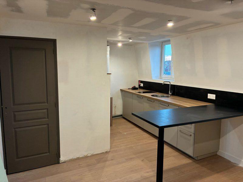 
                                                Location
                                                 Beau T2 43m² au calme rénové