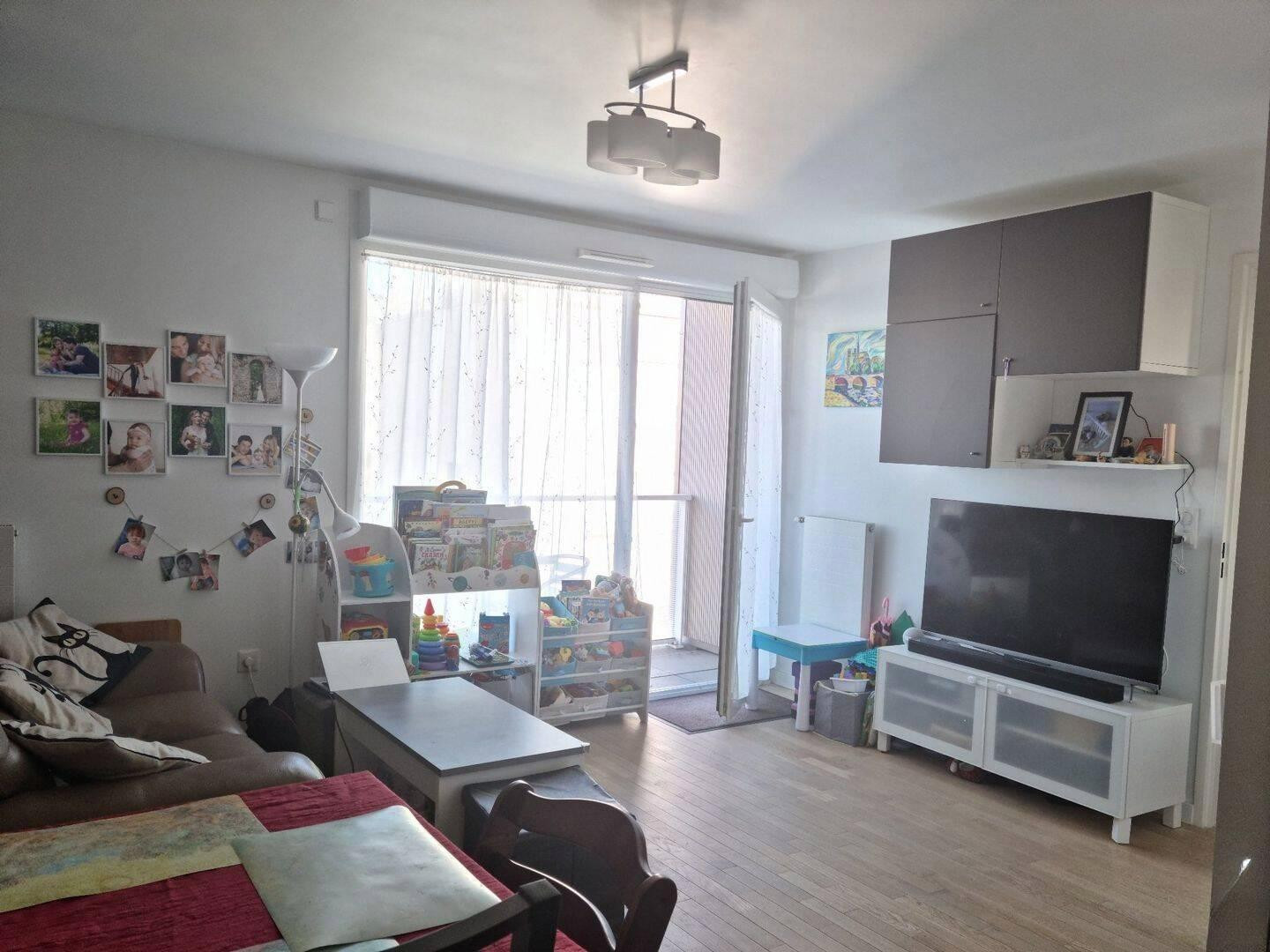 
                                                Location
                                                 Beau T2 44m² meublé Mairie d'Issy