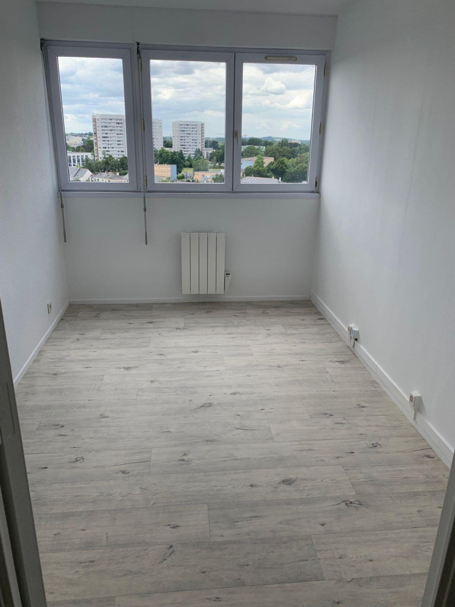 
                                                Location
                                                 Beau T2 44m² refait à neuf