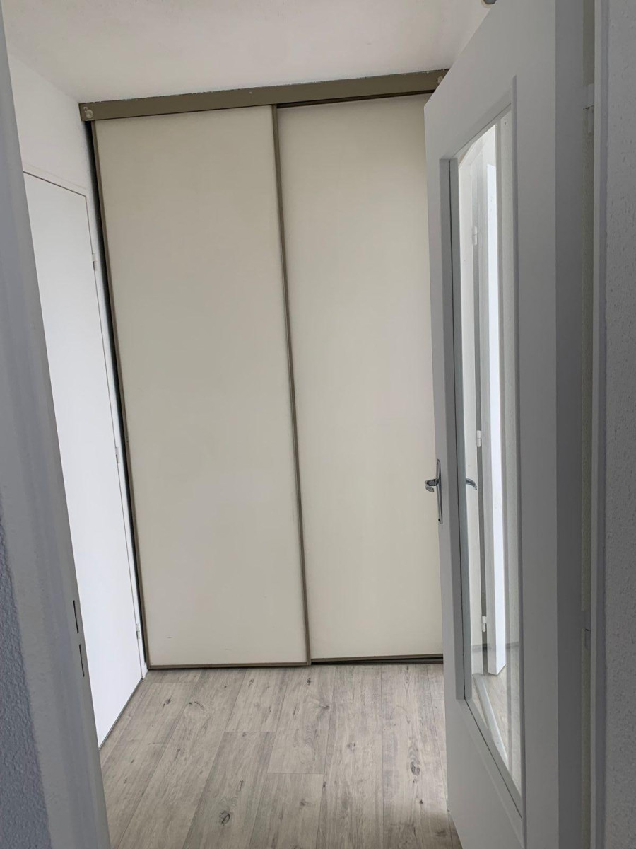 
                                                Location
                                                 Beau T2 44m² refait à neuf