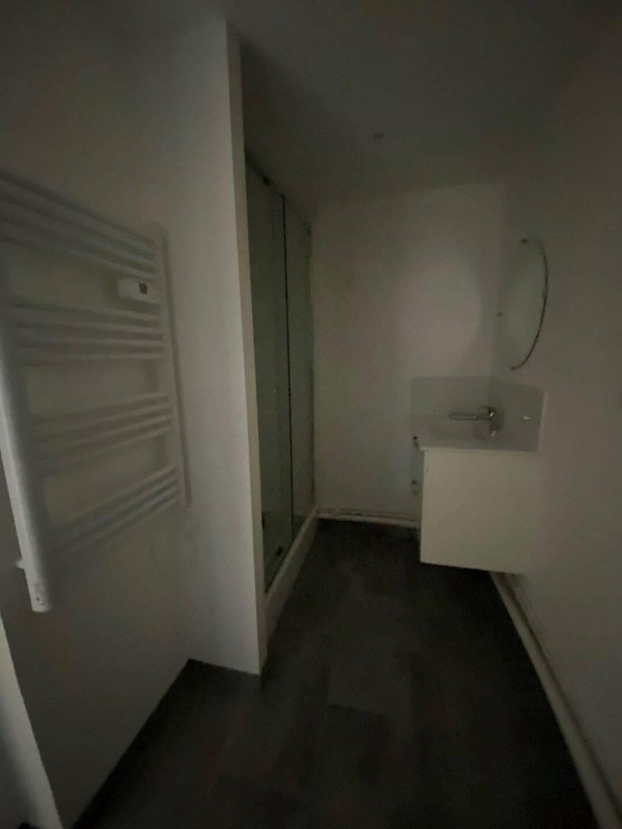 
                                                Location
                                                 Beau T2 45m²  refait à neuf rue Alexandre Fatton