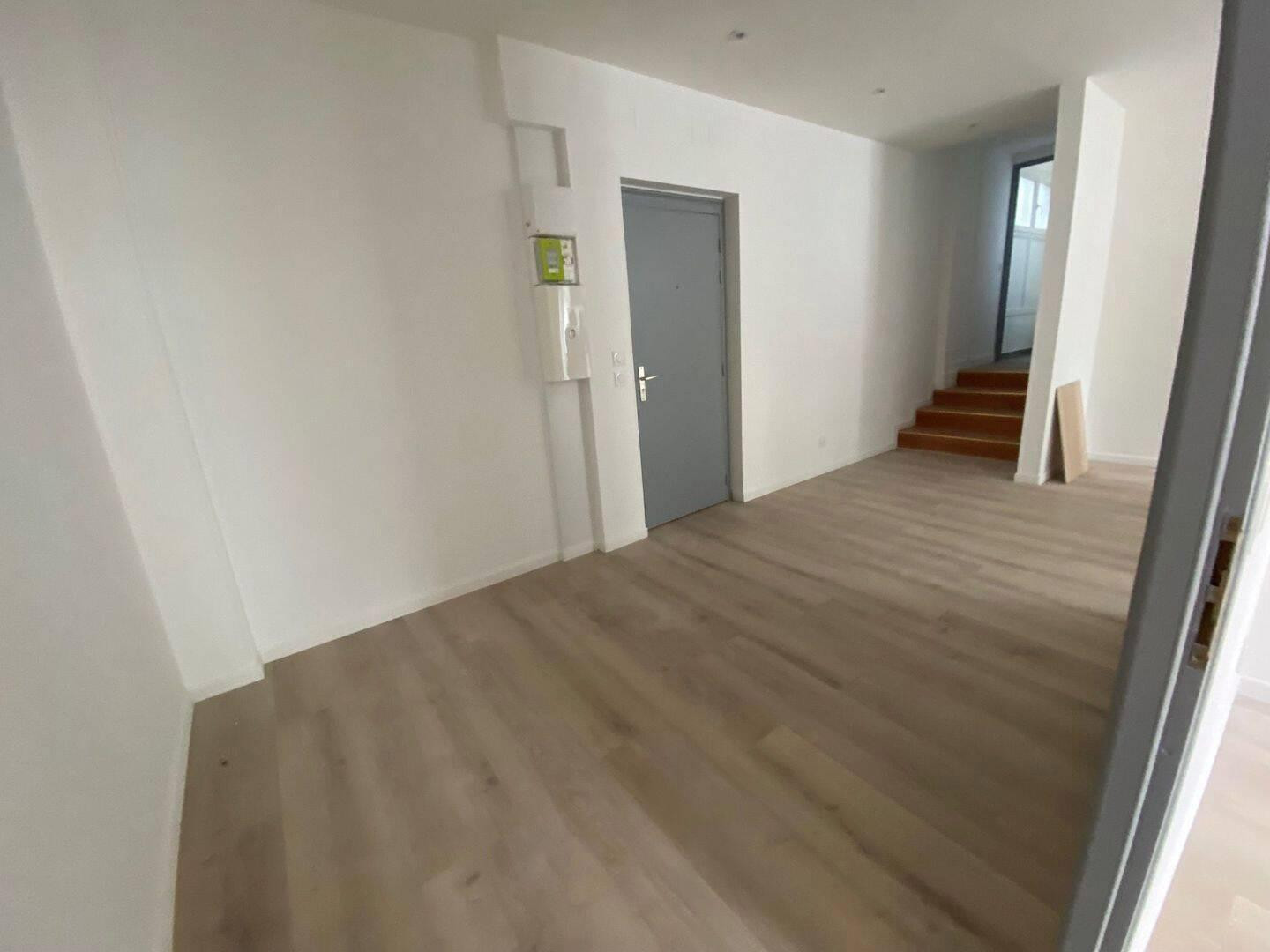 
                                                Location
                                                 Beau T2 45m²  refait à neuf rue Alexandre Fatton