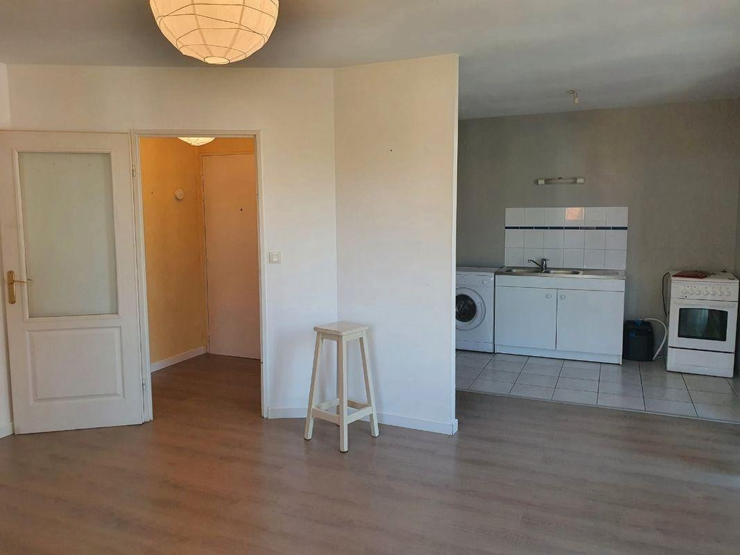 
                                                Location
                                                 Beau T2 47m² Lille St Maurice
