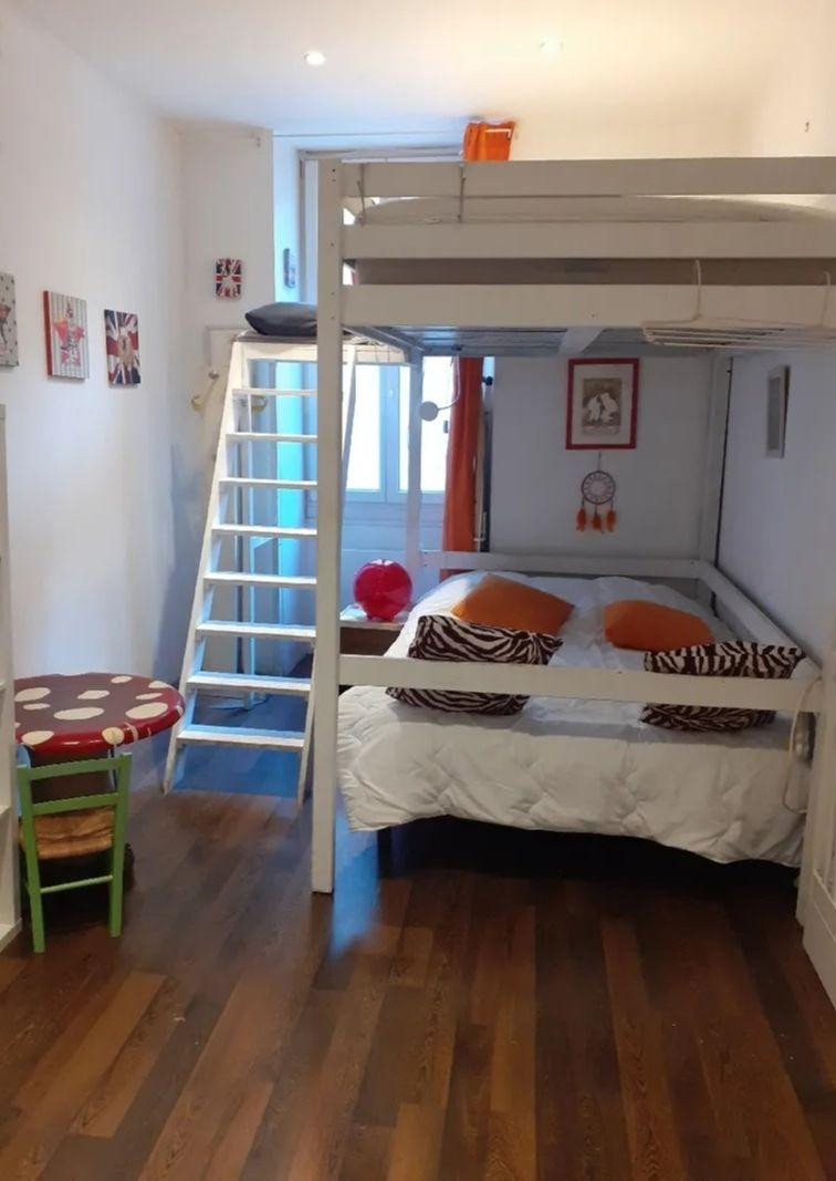 
                                                Location
                                                 Beau T2 50m² meublé