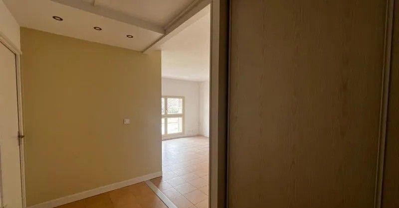 
                                                Location
                                                 Beau T2 51m² rénové Proche Parking Carnot