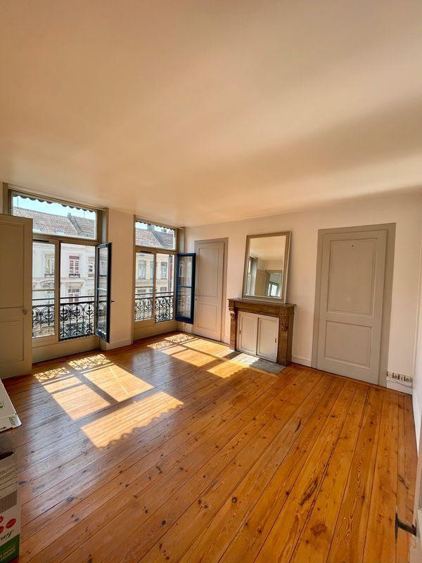 
                                                Location
                                                 Beau T2 - 54 M2 - Secteur Solferino - JB-LEBAS