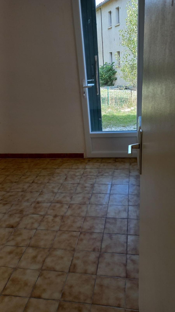 
                                                Location
                                                 Beau T2 54m² très lumineux refait à neuf