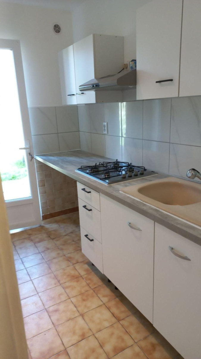 
                                                Location
                                                 Beau T2 54m² très lumineux refait à neuf