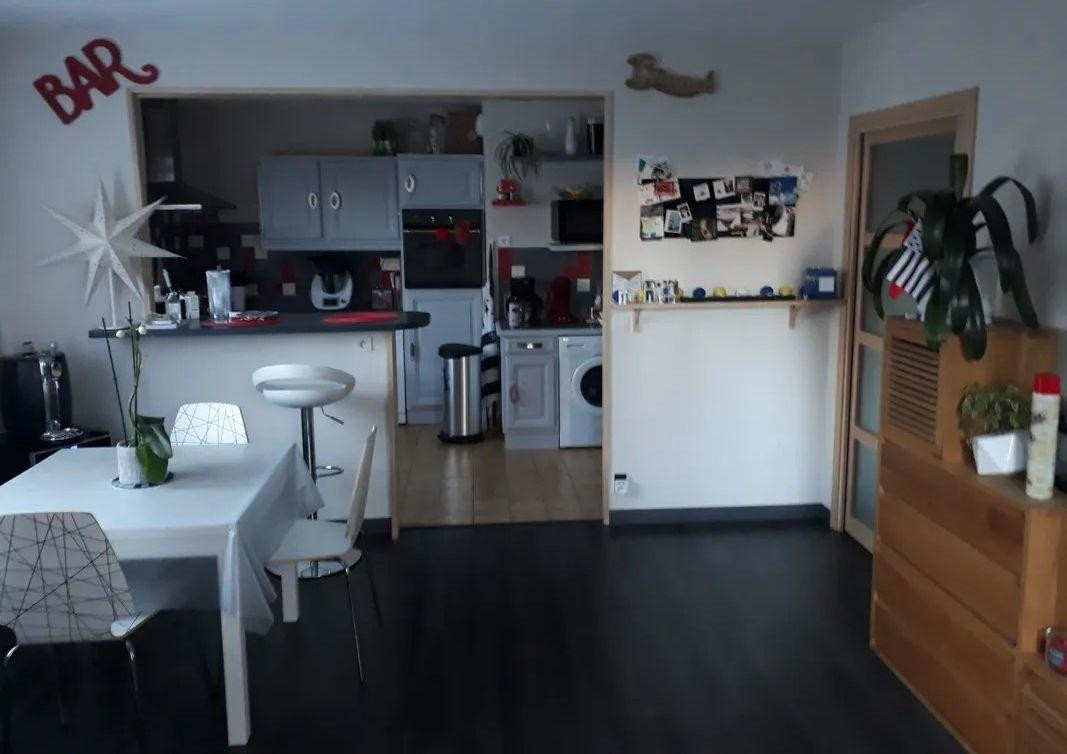 
                                                Location
                                                 Beau T2 55m² rénové avec jardin privatif 30 m²