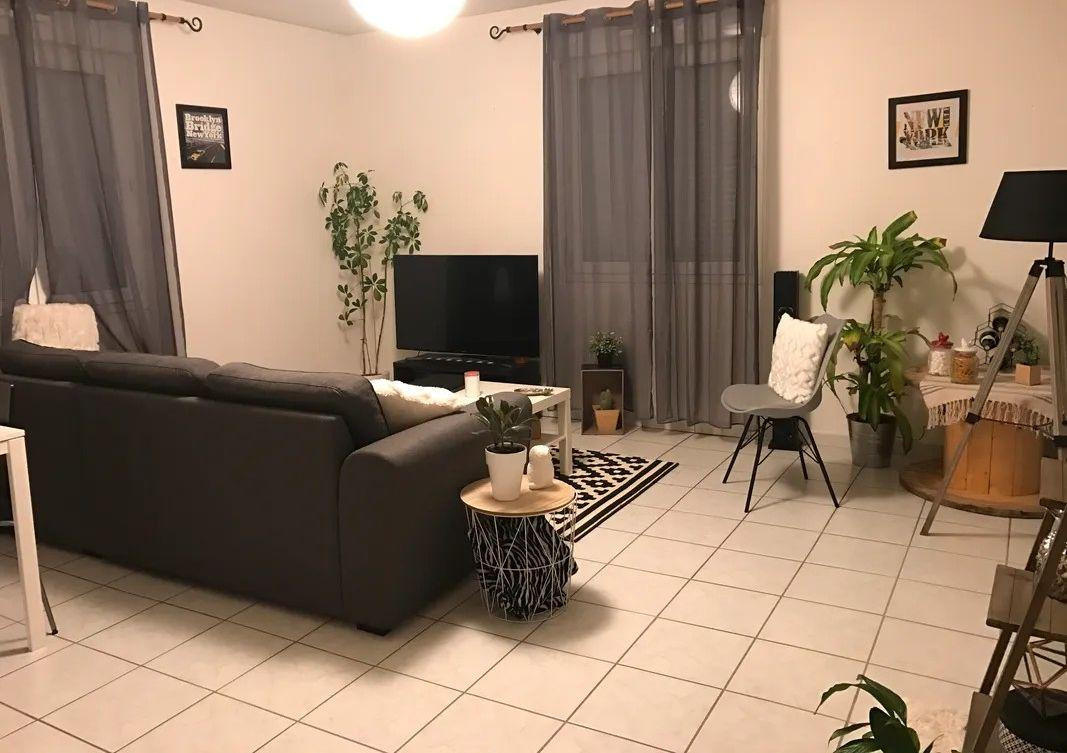 
                                                Location
                                                 Beau T2 62m² climatisé avec terrasse 10m²