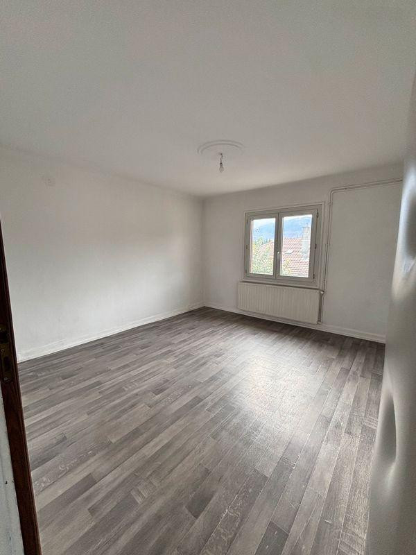 
                                                Location
                                                 Beau T2 65m² avec grande terrasse vue Belledonne