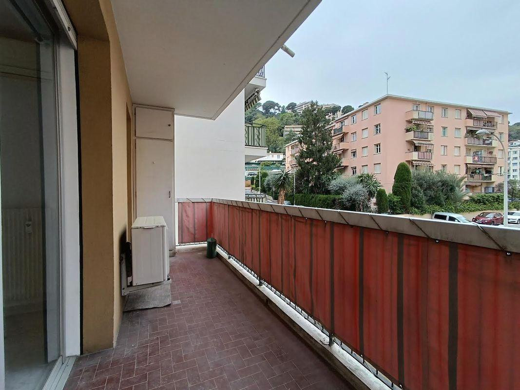 
                                                Location
                                                 Beau T2 à louer NICE Quartier St Barthélémy