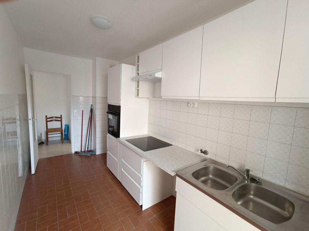 
                                                Location
                                                 Beau T2 à louer NICE Quartier St Barthélémy