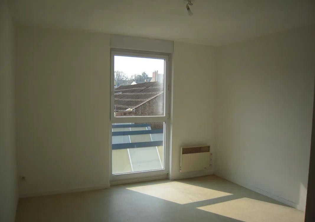 
                                                Location
                                                 Beau T2 avec parking 35m2 Ile de Versailles Nantes