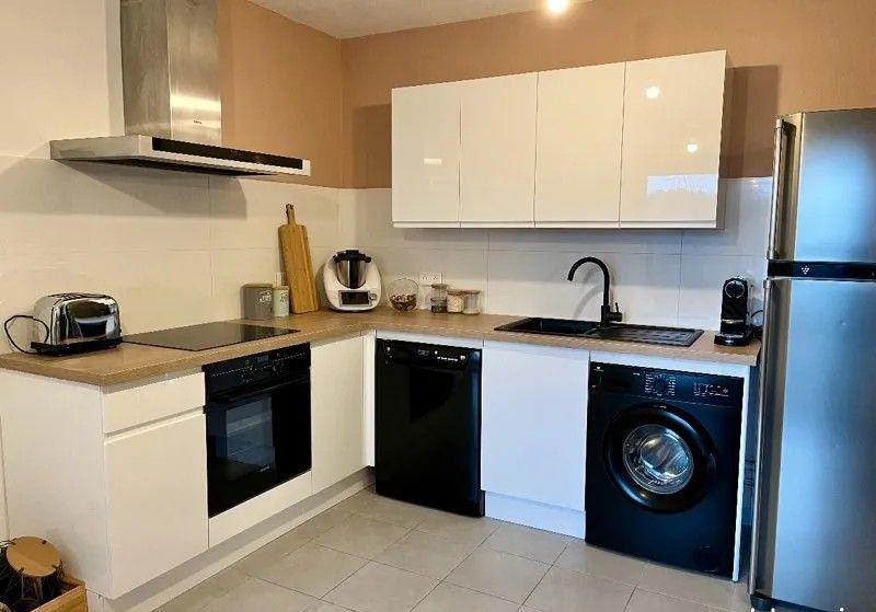 
                                                Location
                                                 Beau T2 de 43 m² refait à neuf avec terrasse