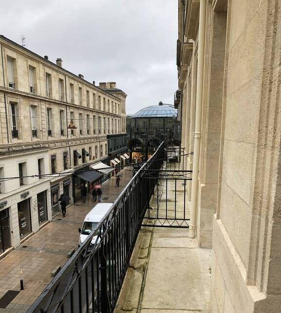
                                                Location
                                                 Beau T2 de 43m² avec balcon remis à neuf