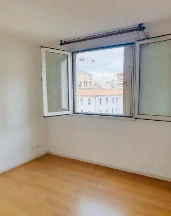 
                                                Location
                                                 Beau T2 de 47m² + 6 m² terrasse