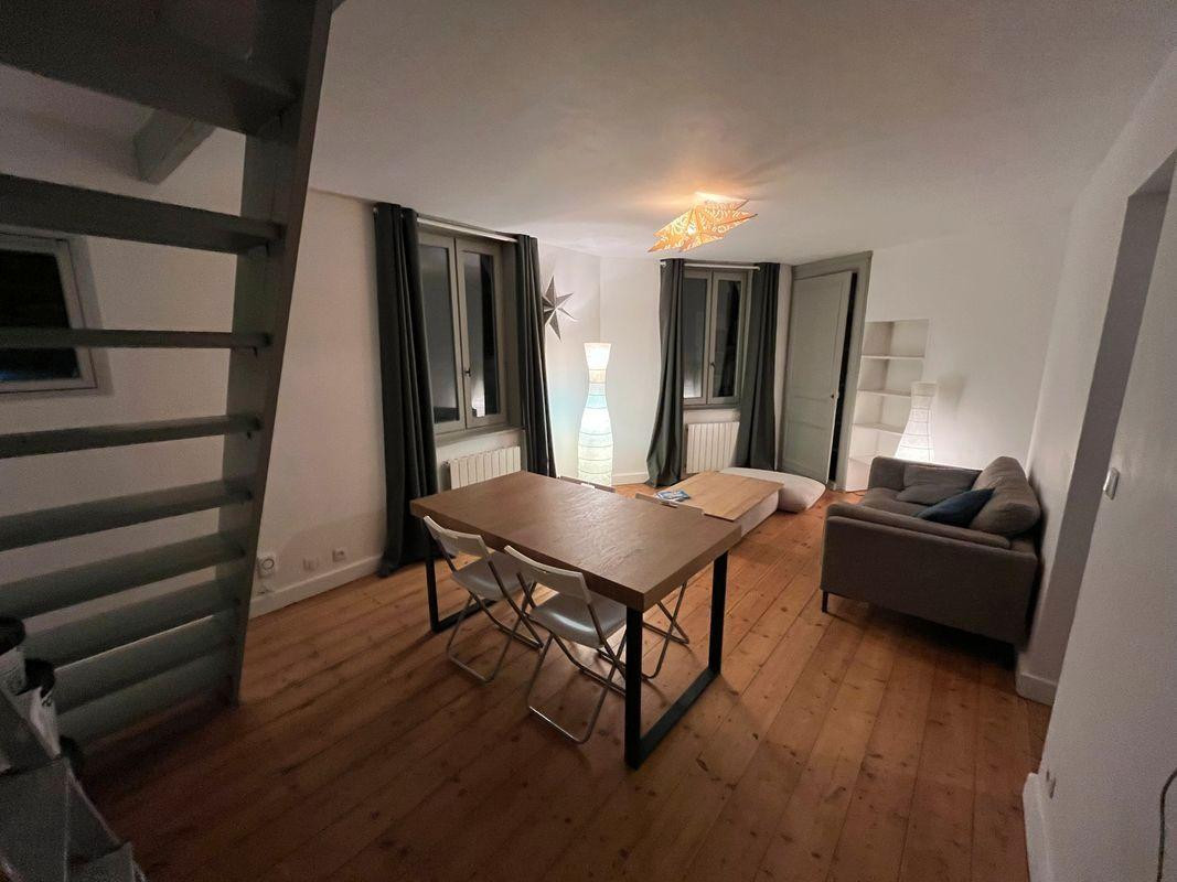 
                                                Location
                                                 Beau T2 Duplex meublé 45m² rue d’Isly à Lille